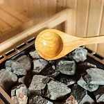 Jacuzzi Loft & Sauna Sanctuary Apartmán *