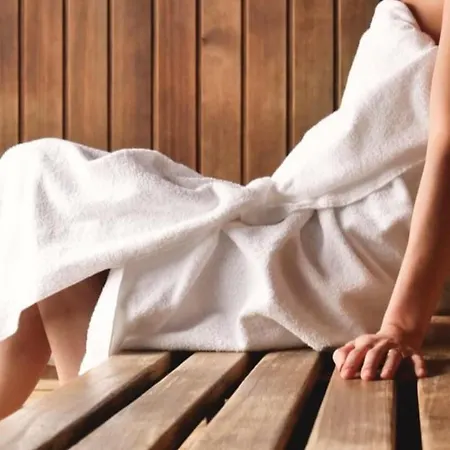 Jacuzzi Loft & Sauna Sanctuary Apartmán Katovice