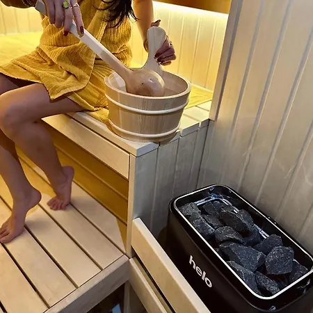 Jacuzzi Loft & Sauna Sanctuary Katowice