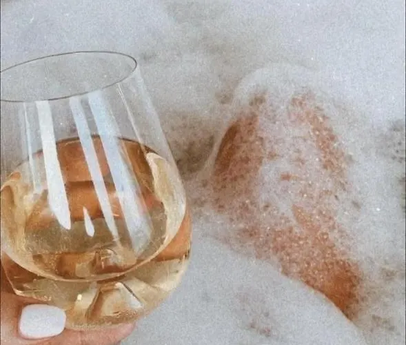 Jacuzzi Loft & Sauna Sanctuary * Katowice