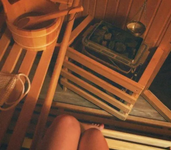 Jacuzzi Loft & Sauna Sanctuary Katowice